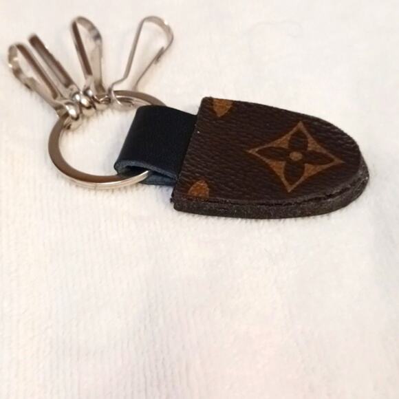 BUY NOW! Used Key RIng Fob Chain LV Artisan KEY FOB 4 Key Rings VERY NICE!! - Picture 2 of 6